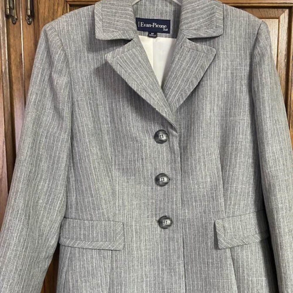 NEW W/out tag Evan Picone Grey Blazer